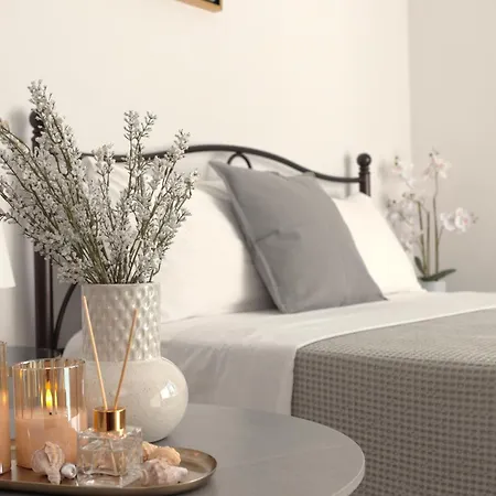 Anel Apartament Himara