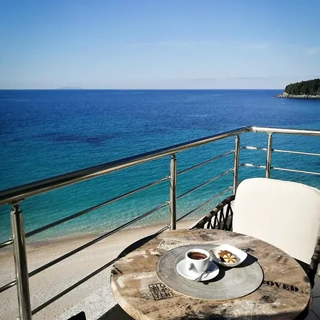 Anel Apartment Himare
